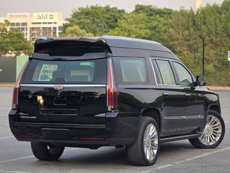 2018 Cadillac Escalade PLATINUM thumbnail 4