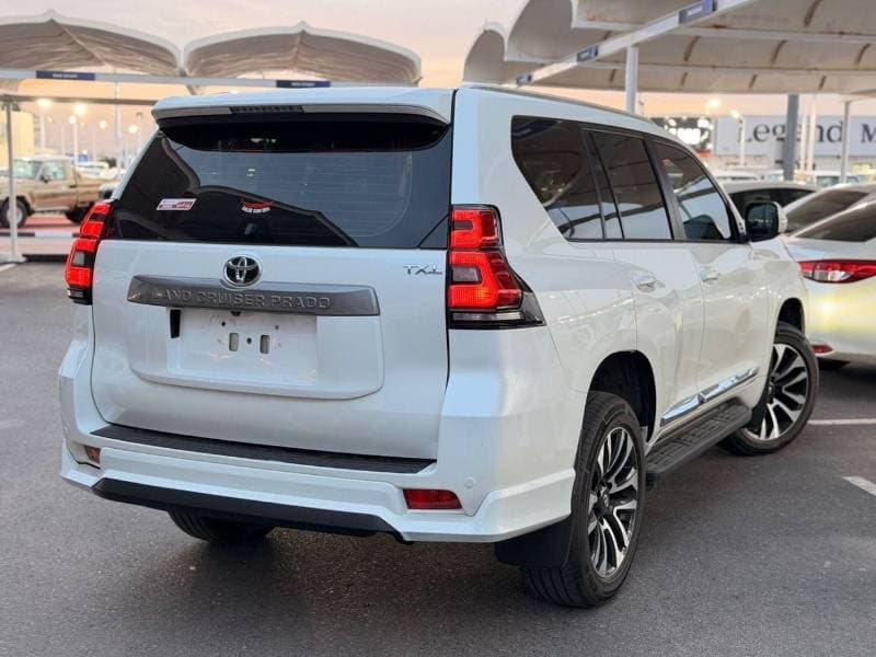 2020 Toyota Prado thumbnail 3