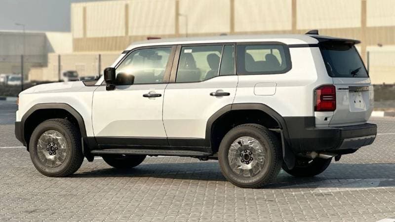2026 Toyota Prado ADVENTURE thumbnail 2