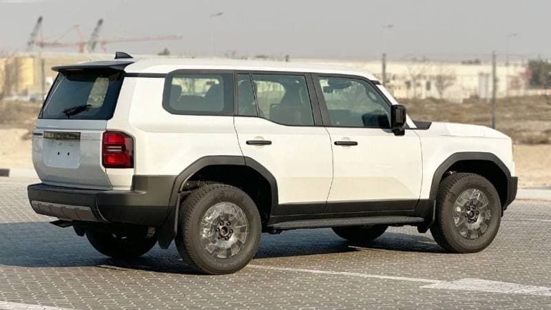 2026 Toyota Prado ADVENTURE thumbnail 4