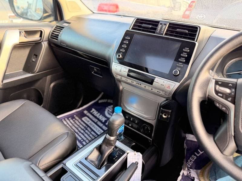 2020 Toyota Prado thumbnail 6
