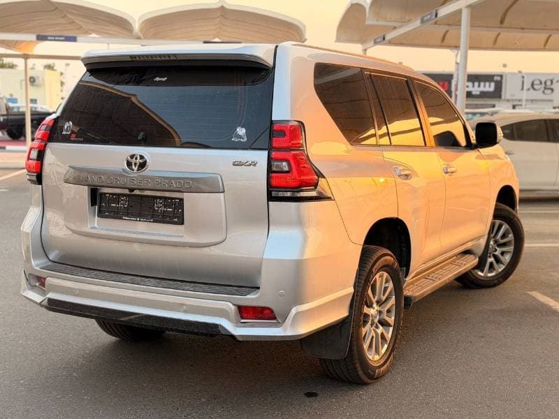 2019 Toyota Prado GXR thumbnail 3