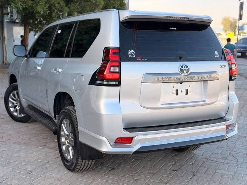 2020 Toyota Prado GXR thumbnail 4