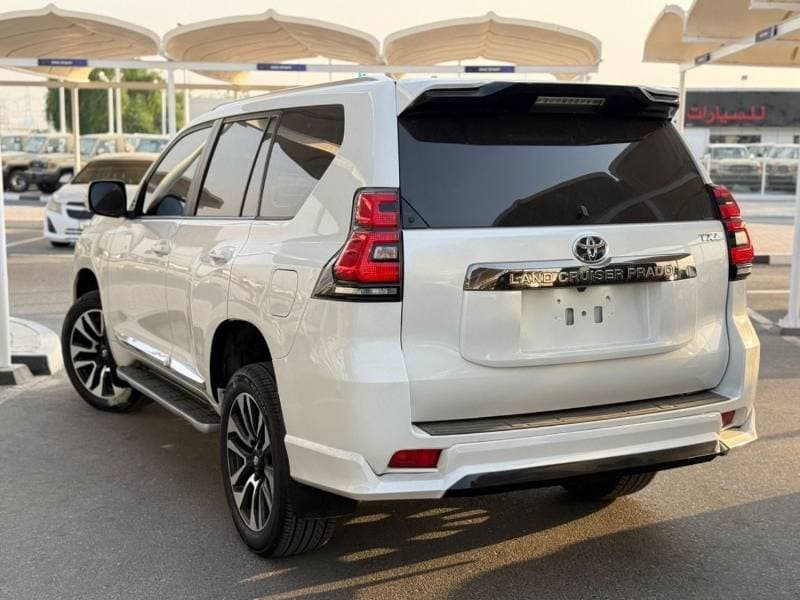 2019 Toyota Prado TX L thumbnail 3
