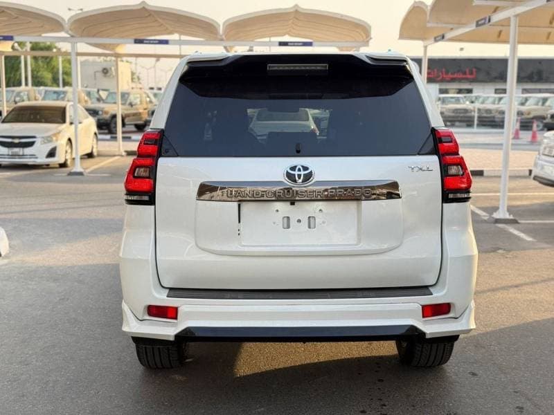 2019 Toyota Prado TX L thumbnail 6