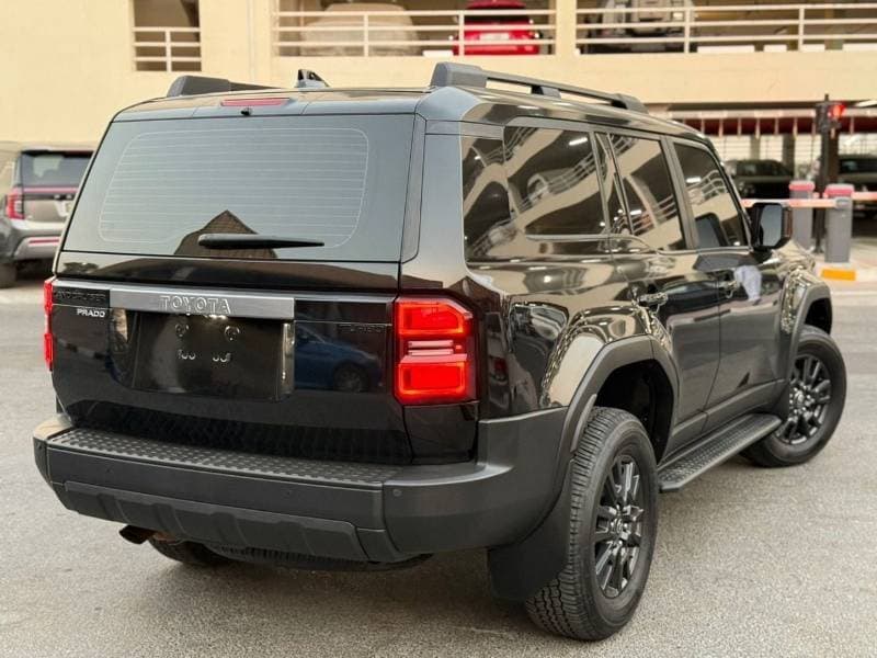 2024 Toyota Prado GXR thumbnail 3