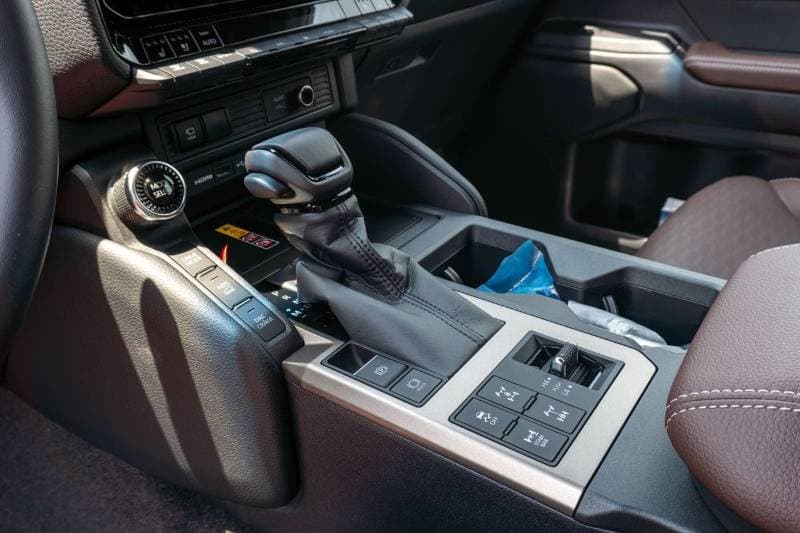 2026 Toyota Prado ADVENTURE thumbnail 6