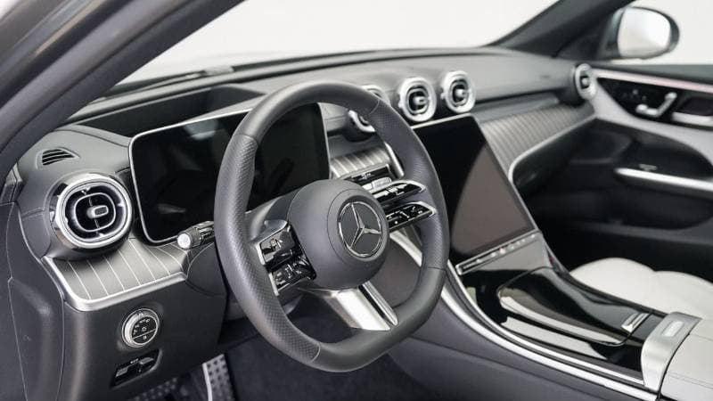 2026 Mercedes Benz C200 AMG Premium thumbnail 4