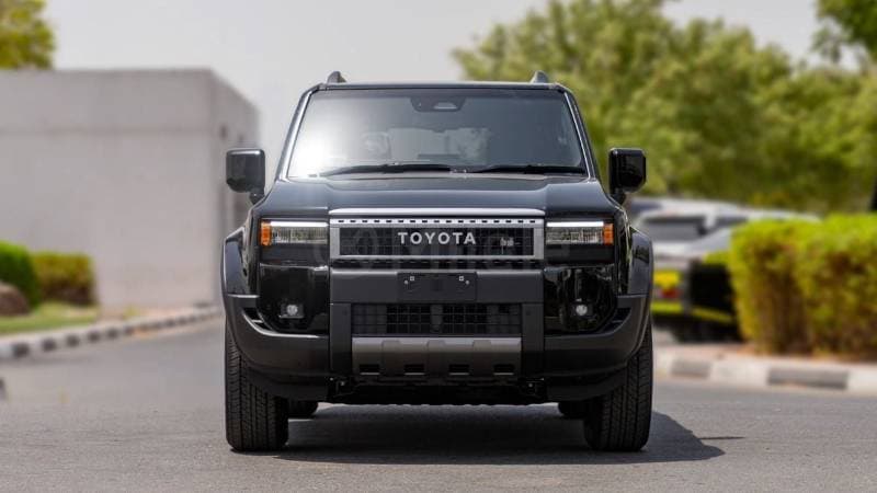 2025 Toyota Prado thumbnail 2