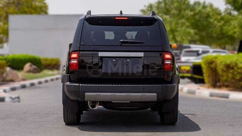 2025 Toyota Prado thumbnail 8