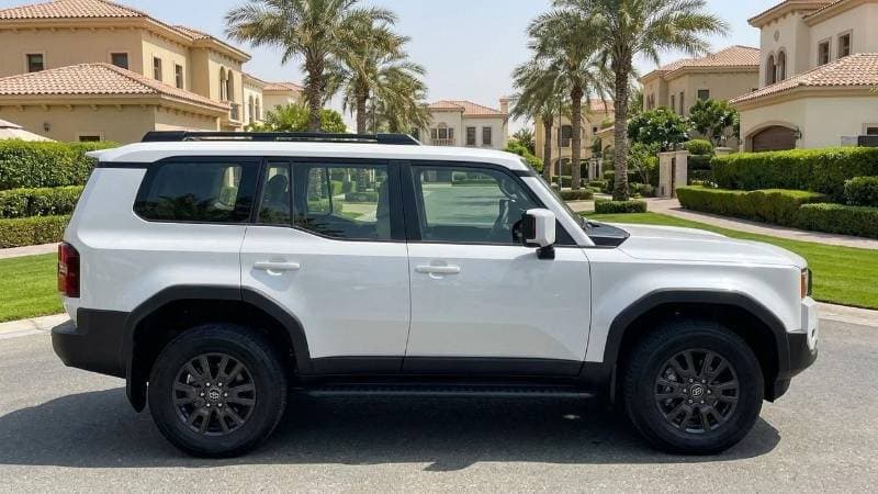 2026 Toyota Prado GXL thumbnail 3