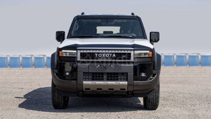 2025 Toyota Prado thumbnail 2