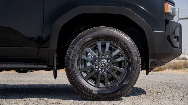 2025 Toyota Prado thumbnail 5
