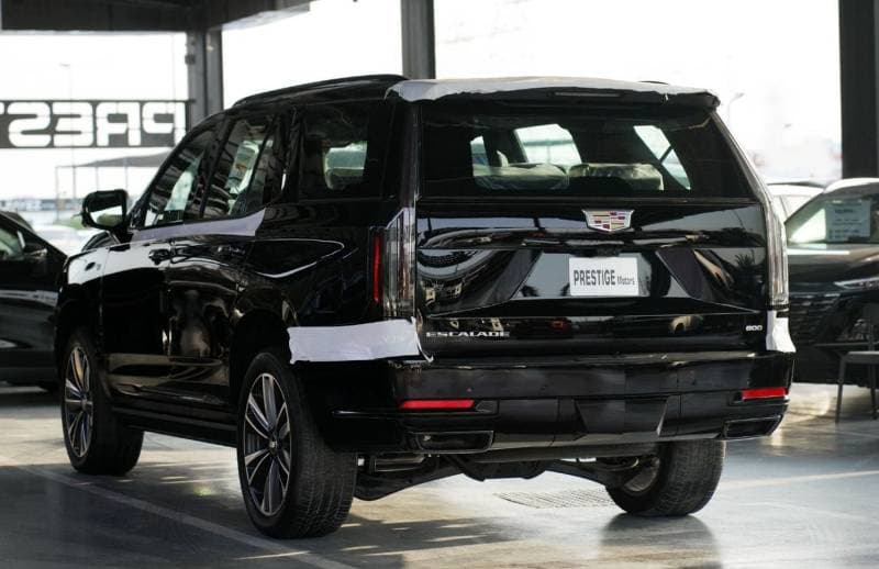 2026 Cadillac Escalade SPORT thumbnail 3