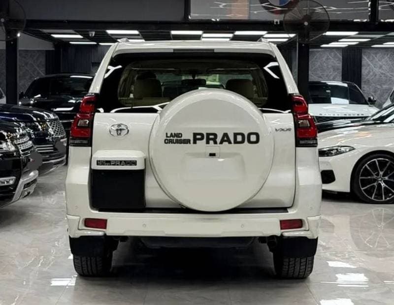 2019 Toyota Prado VXR thumbnail 6