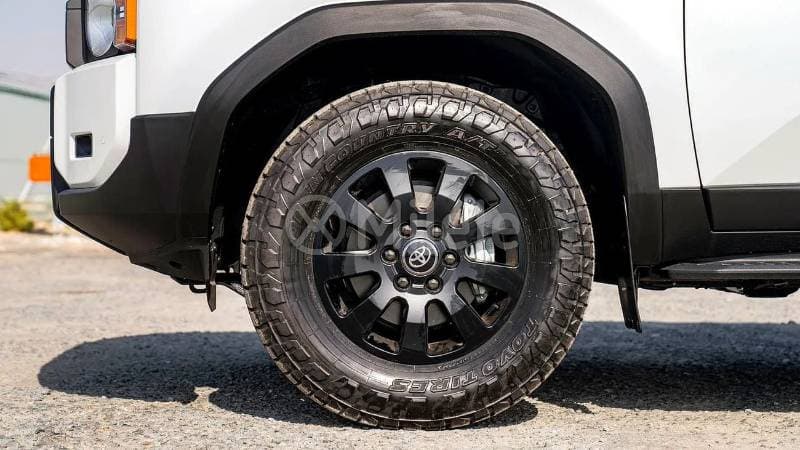 2024 Toyota Prado thumbnail 5