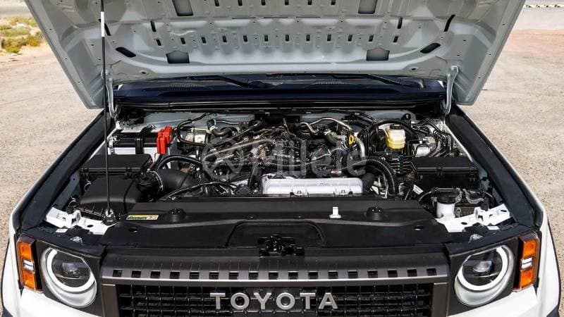 2024 Toyota Prado thumbnail 2