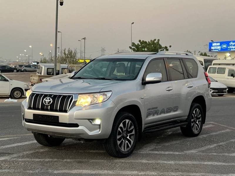 2022 Toyota Prado thumbnail 2