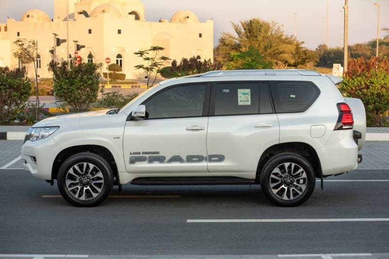 2022 Toyota Prado TX L thumbnail 6