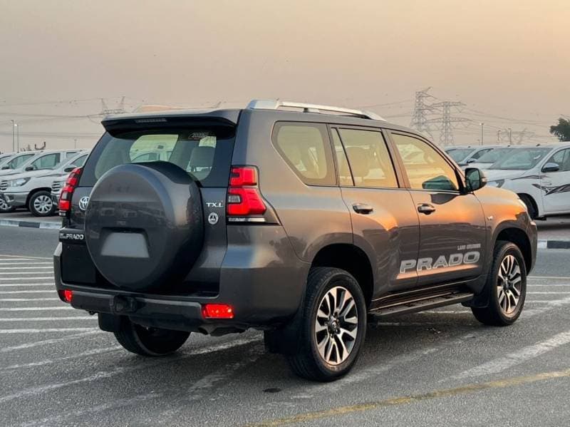 2022 Toyota Prado thumbnail 5