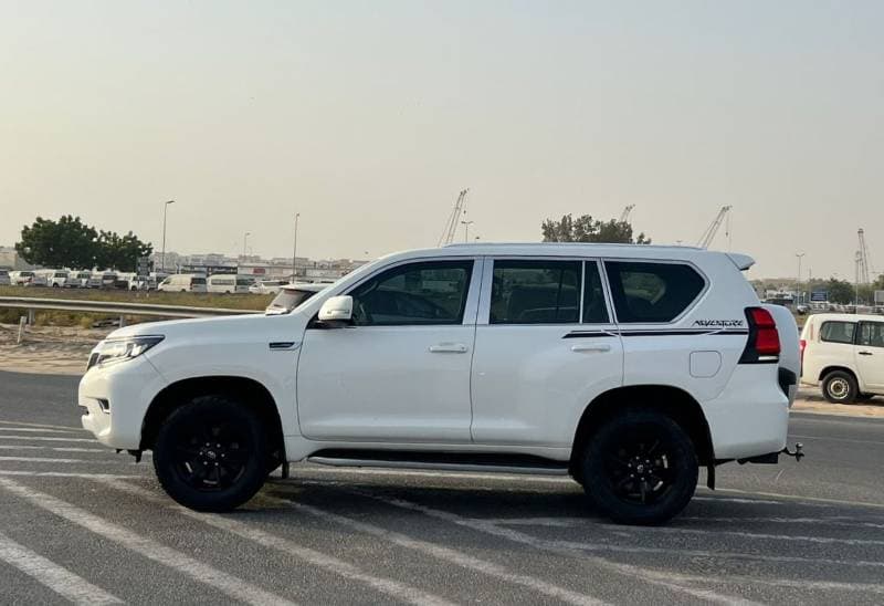 2021 Toyota Prado TX L thumbnail 4