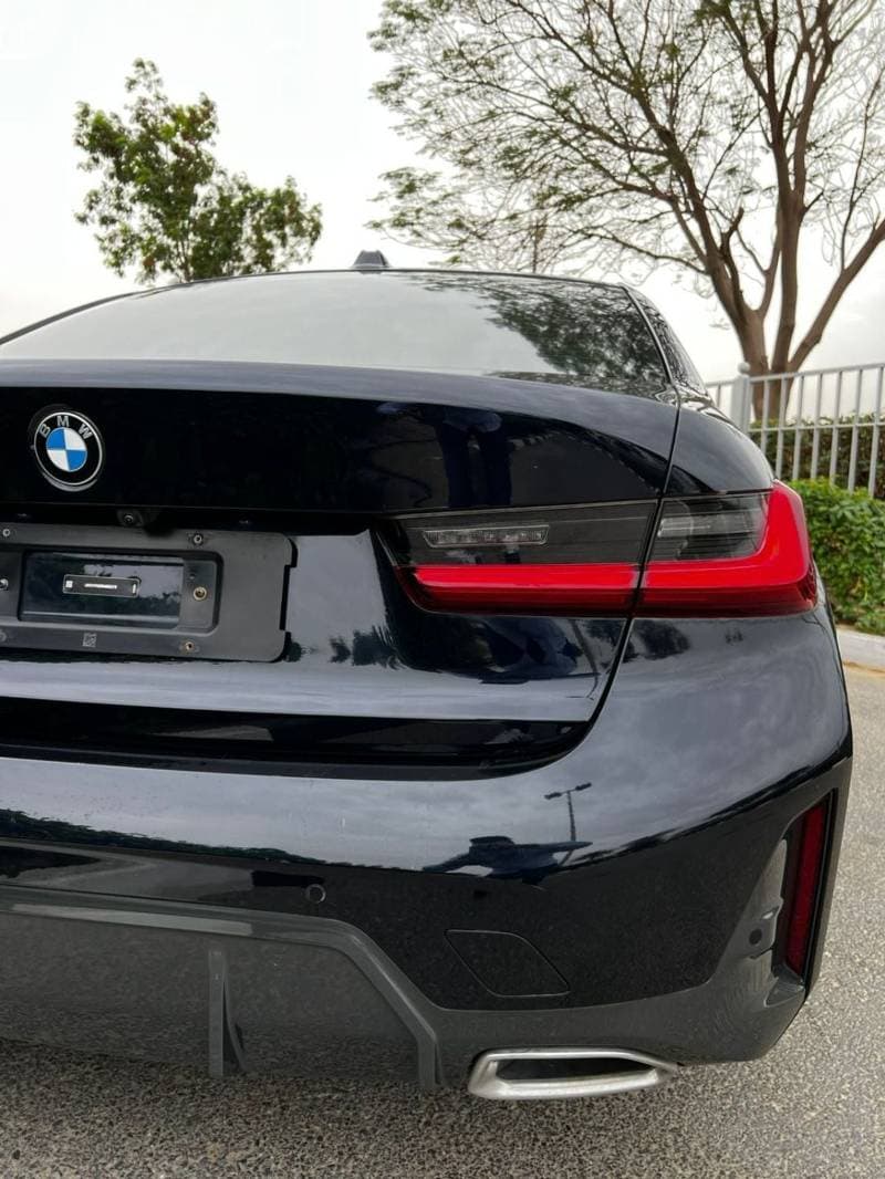 2024 BMW 325i thumbnail 7