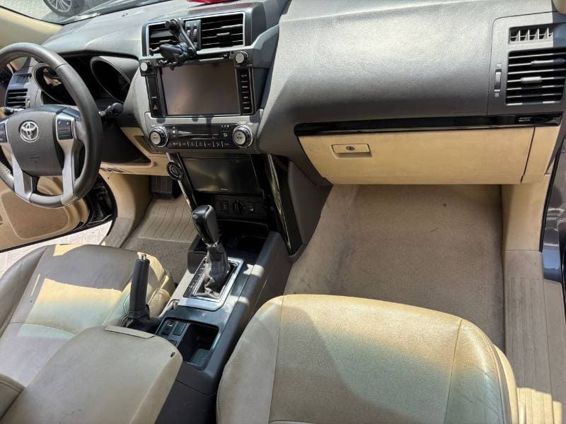 2015 Toyota Prado VXR thumbnail 6