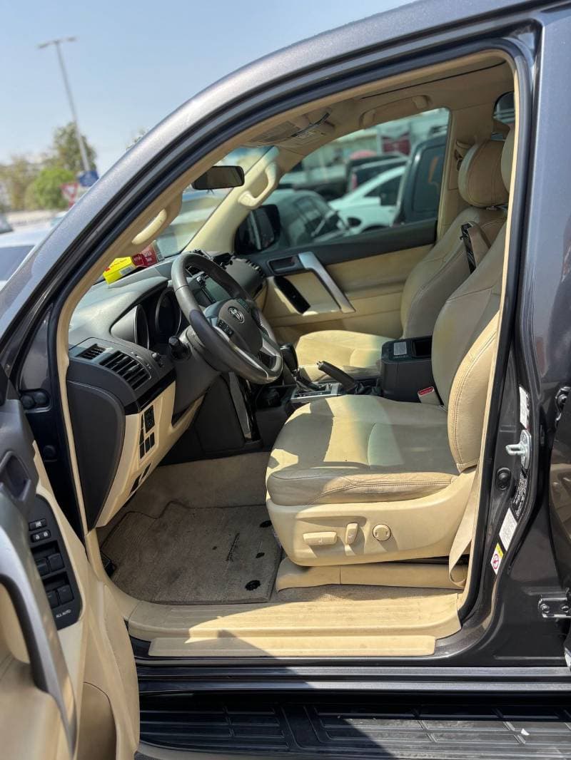 2015 Toyota Prado VXR thumbnail 3
