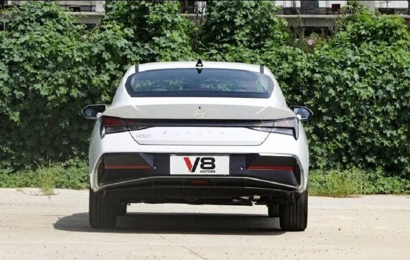 2025 Hyundai Elantra SMART thumbnail 4