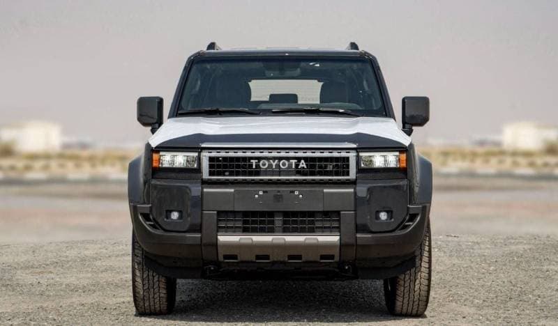 2025 Toyota Prado GXR thumbnail 2