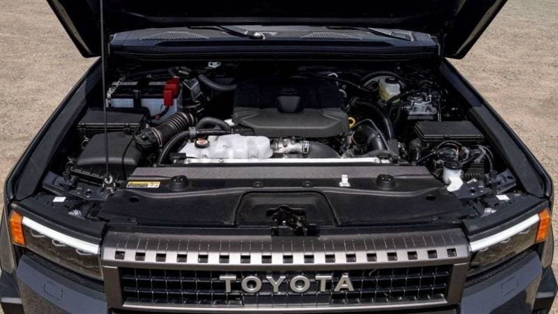 2025 Toyota Prado VXR thumbnail 4
