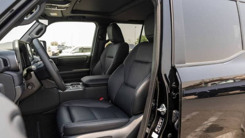 2025 Toyota Prado VXR thumbnail 6