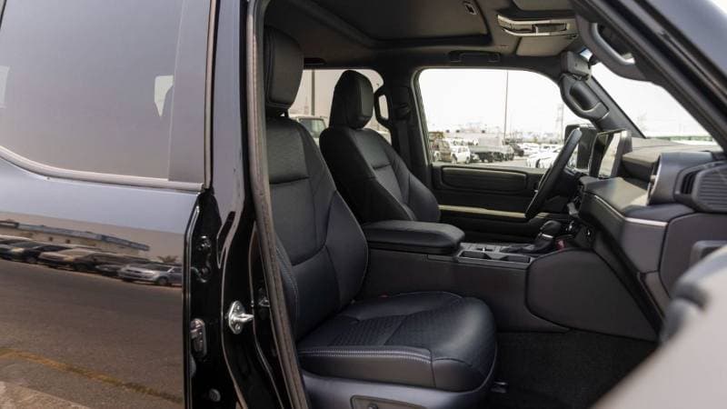2025 Toyota Prado VXR thumbnail 8