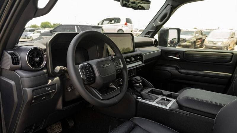 2025 Toyota Prado VXR thumbnail 3
