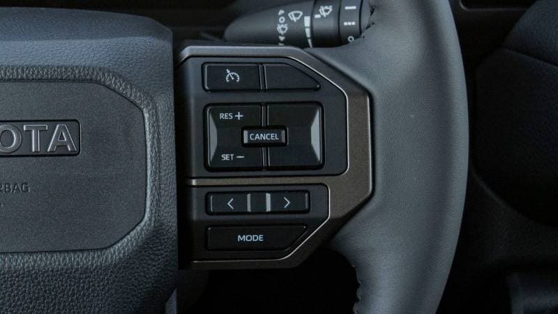 2026 Toyota Prado ADVENTURE thumbnail 8
