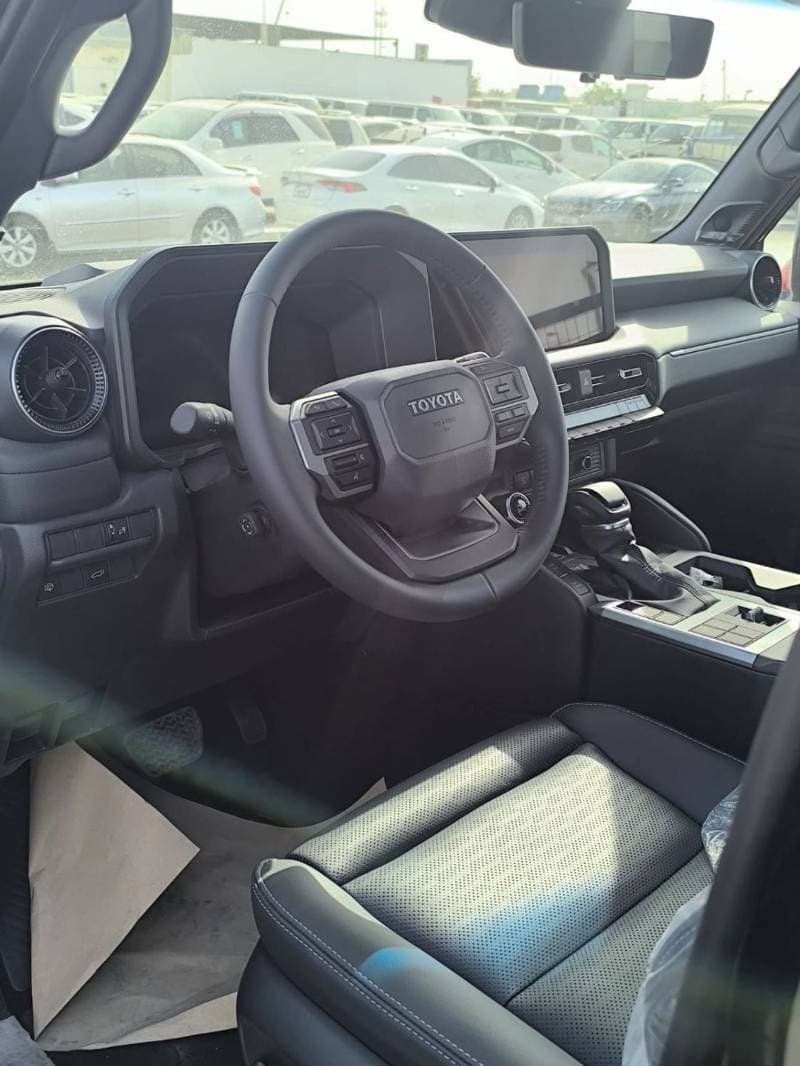 2026 Toyota Prado VXR thumbnail 8