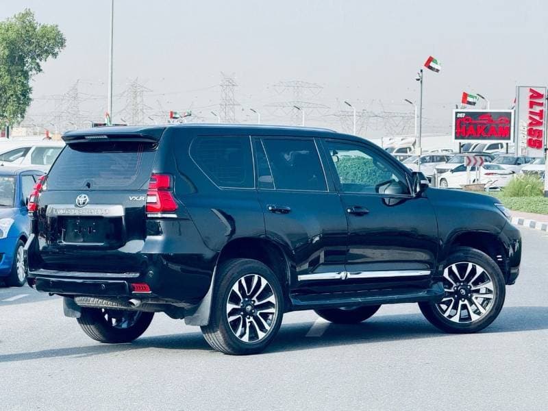 2018 Toyota Prado VXR thumbnail 3