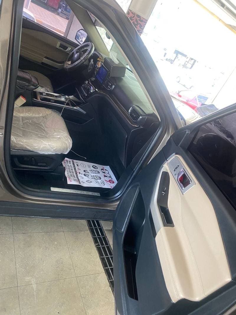 2021 Ford Explorer LIMITED thumbnail 5