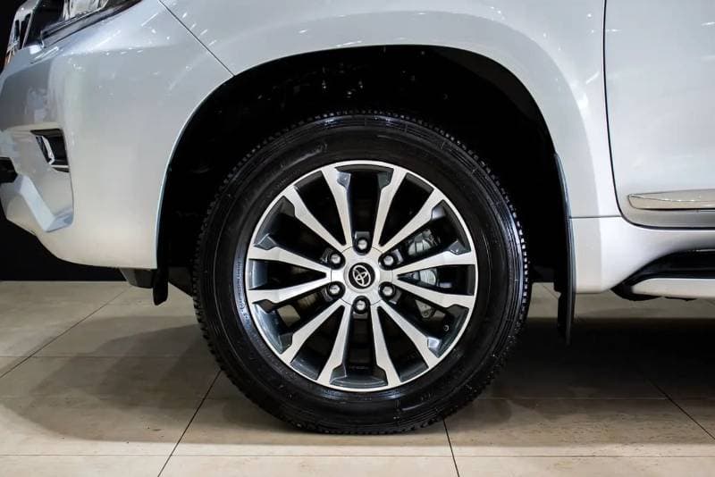 2023 Toyota Prado LIMITED thumbnail 7