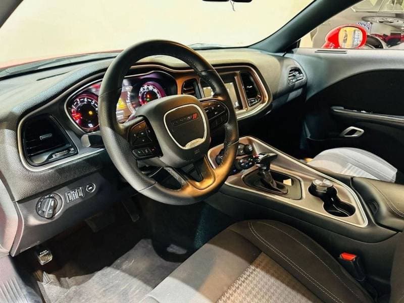 2022 Dodge Challenger GT thumbnail 6