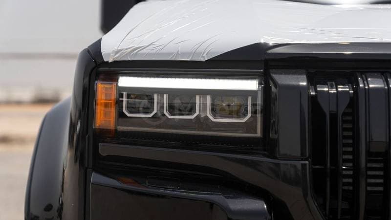 2025 Toyota Prado thumbnail 4