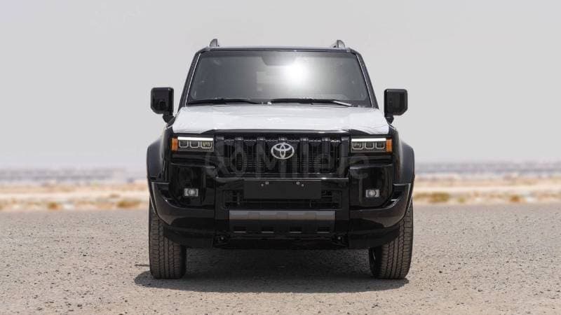 2025 Toyota Prado thumbnail 2