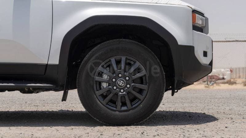 2024 Toyota Prado thumbnail 5
