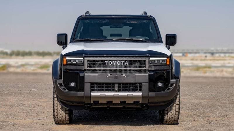 2025 Toyota Prado thumbnail 2