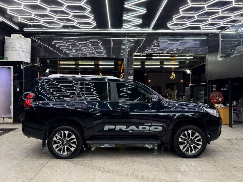 2023 Toyota Prado TX L thumbnail 4