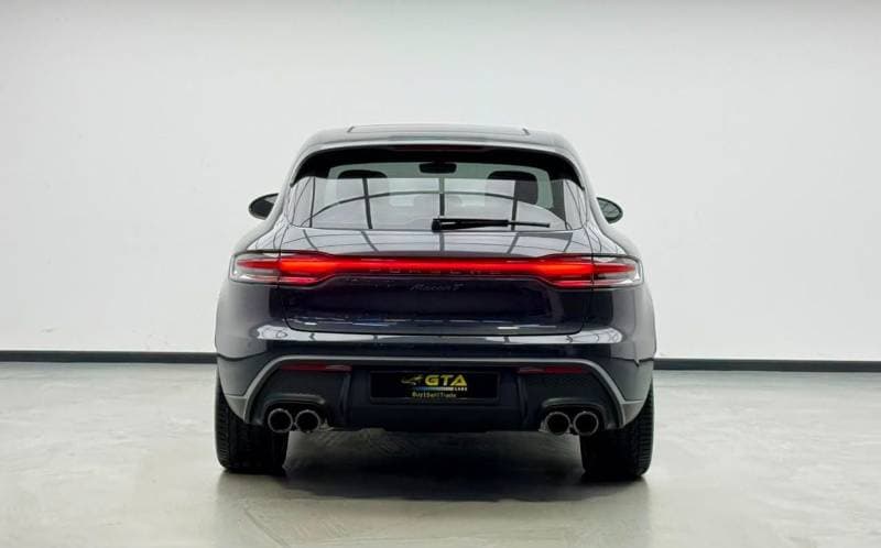 2023 Porsche Macan T thumbnail 5