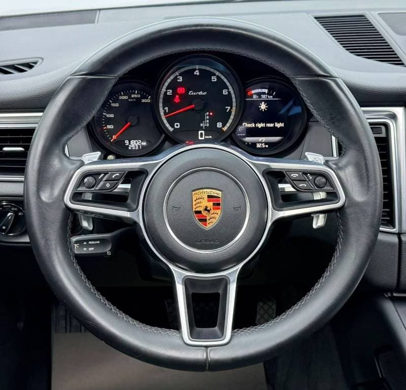 2017 Porsche Macan TURBO thumbnail 7