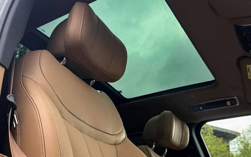 2025 Land Rover Range Rover AUTOBIOGRAPHY thumbnail 2