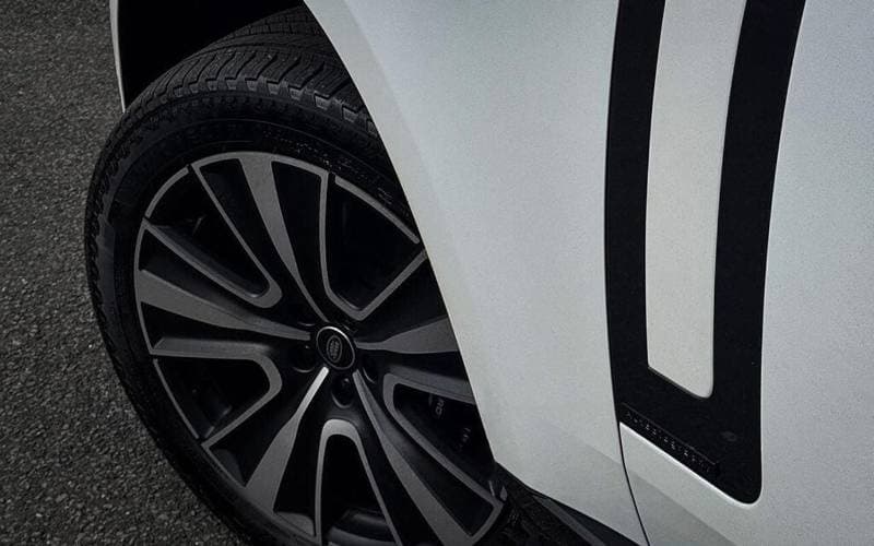 2025 Land Rover Range Rover AUTOBIOGRAPHY thumbnail 6