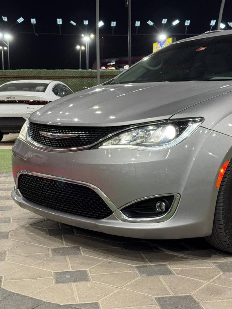 2018 Chrysler Pacifica TOURING L PLUS thumbnail 4